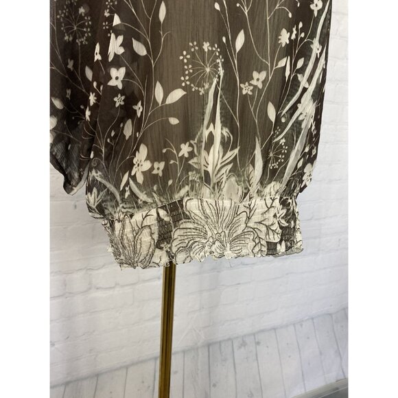 ⭐ 3/$15 Y2K Studio Y Medium Black Semi Sheer Floral Bat Wing Bubble Hem Blouse - Picture 3 of 6